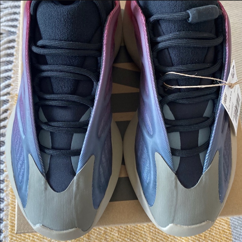 Yeezy 700 V3 6.5M/8W